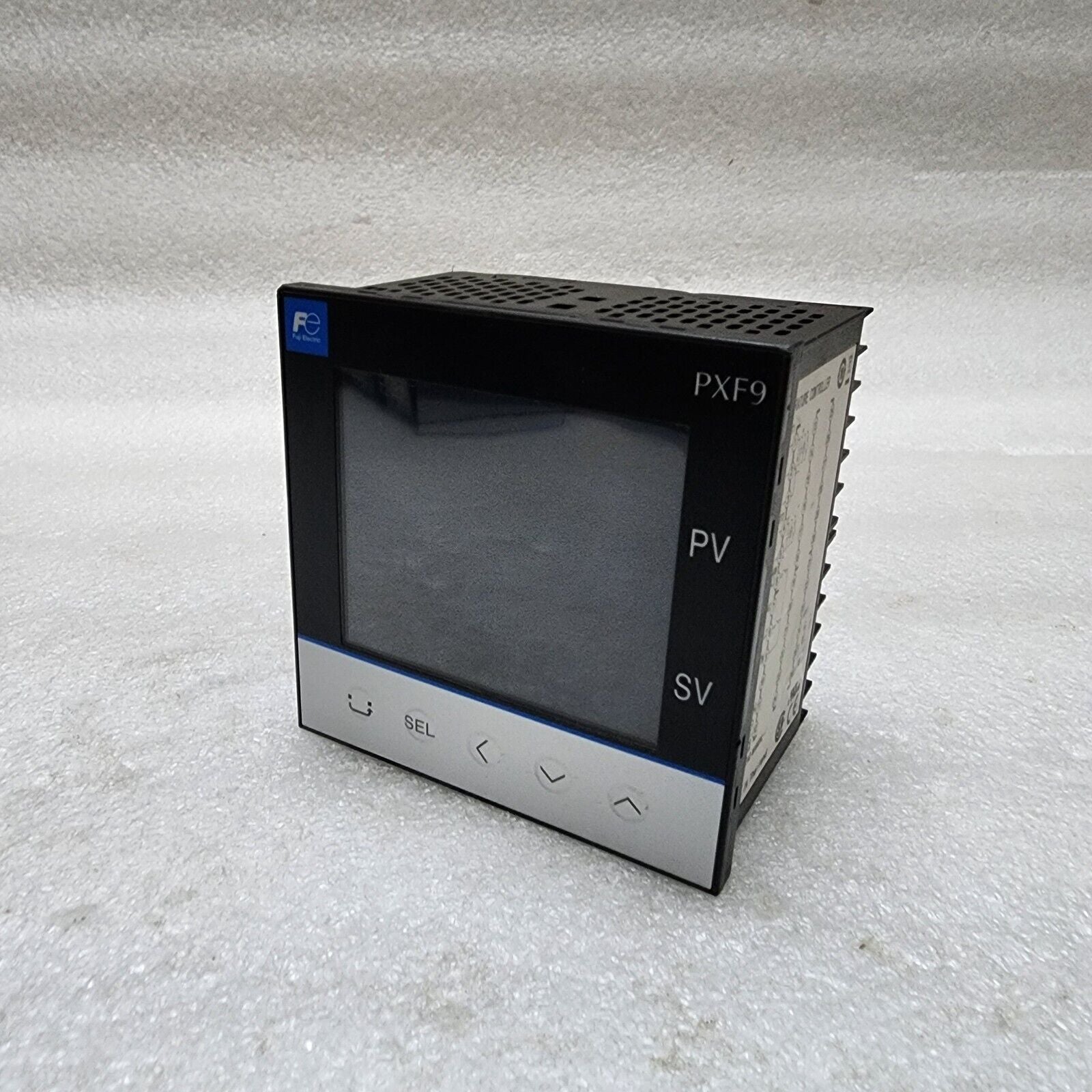 FUJI ELECTRIC PXF9AER2-1V100-P TEMPERATURE CONTROLLER 100-240VAC