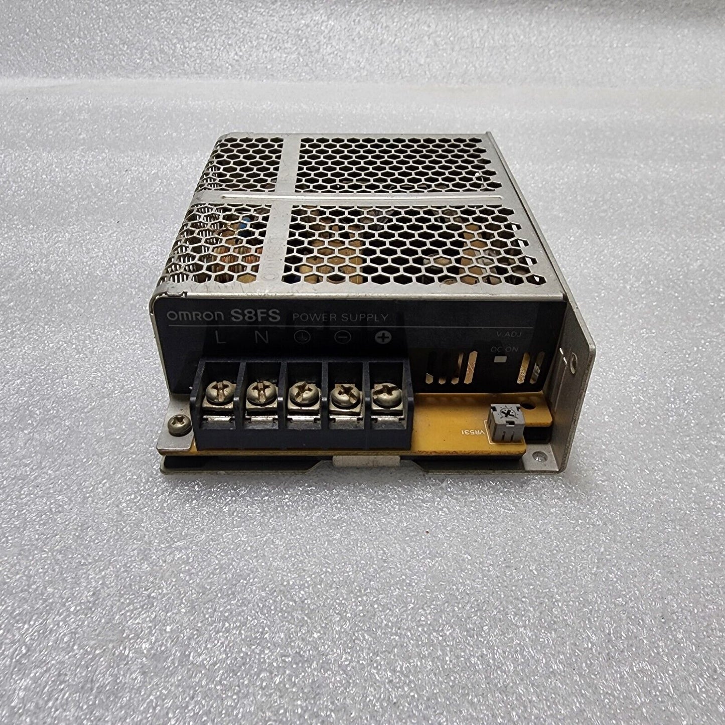 OMRON S8FS-C05024 POWER SUPPLY 24VDC 2.2A