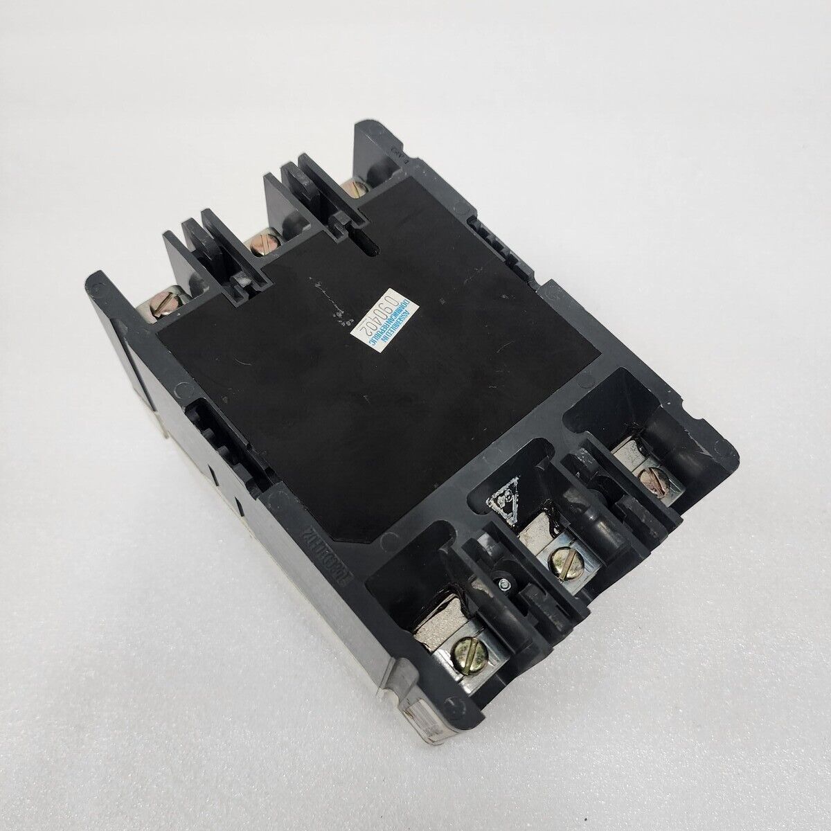 ALLEN BRADLEY 140M-I8P-D10-M 3-POLE CIRCUIT BREAKER 100A 600VAV 250VDC 140M-I8