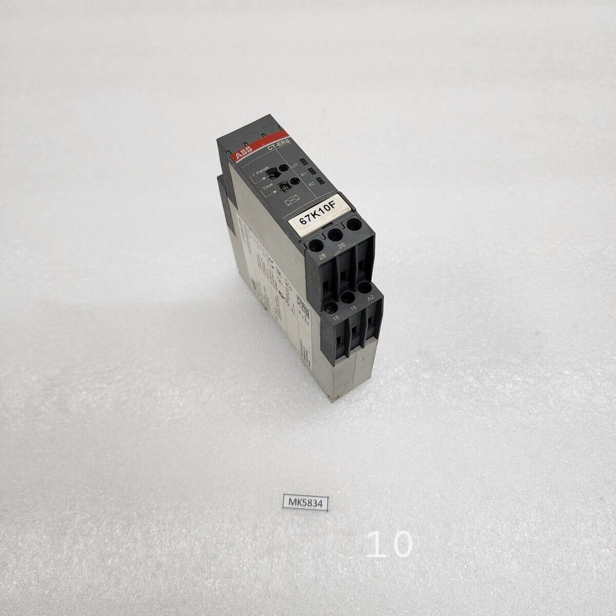 ABB CT-ERS.22S ON DELAY TIMING RELAY 1SVR730100R3300̉