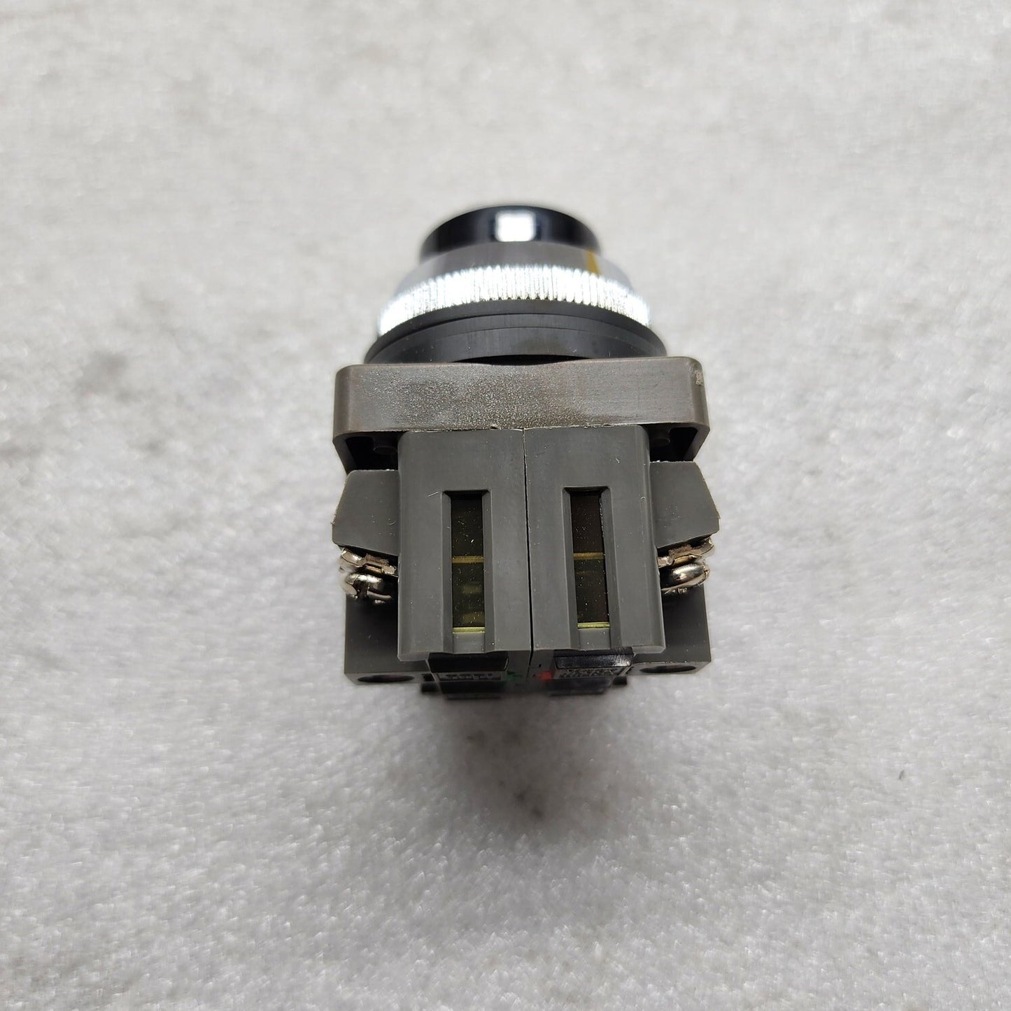 IDEC ABN211-B PUSH BUTTON