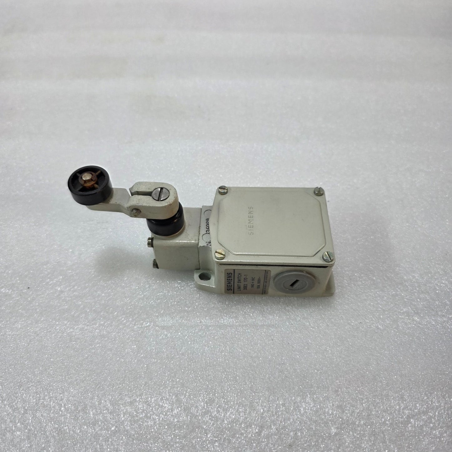 SIEMENS 3SE2 170-1 LIMIT SWITCH | 1NO + 1NC | 10A 500V INDUSTRIAL POSITION SWITC