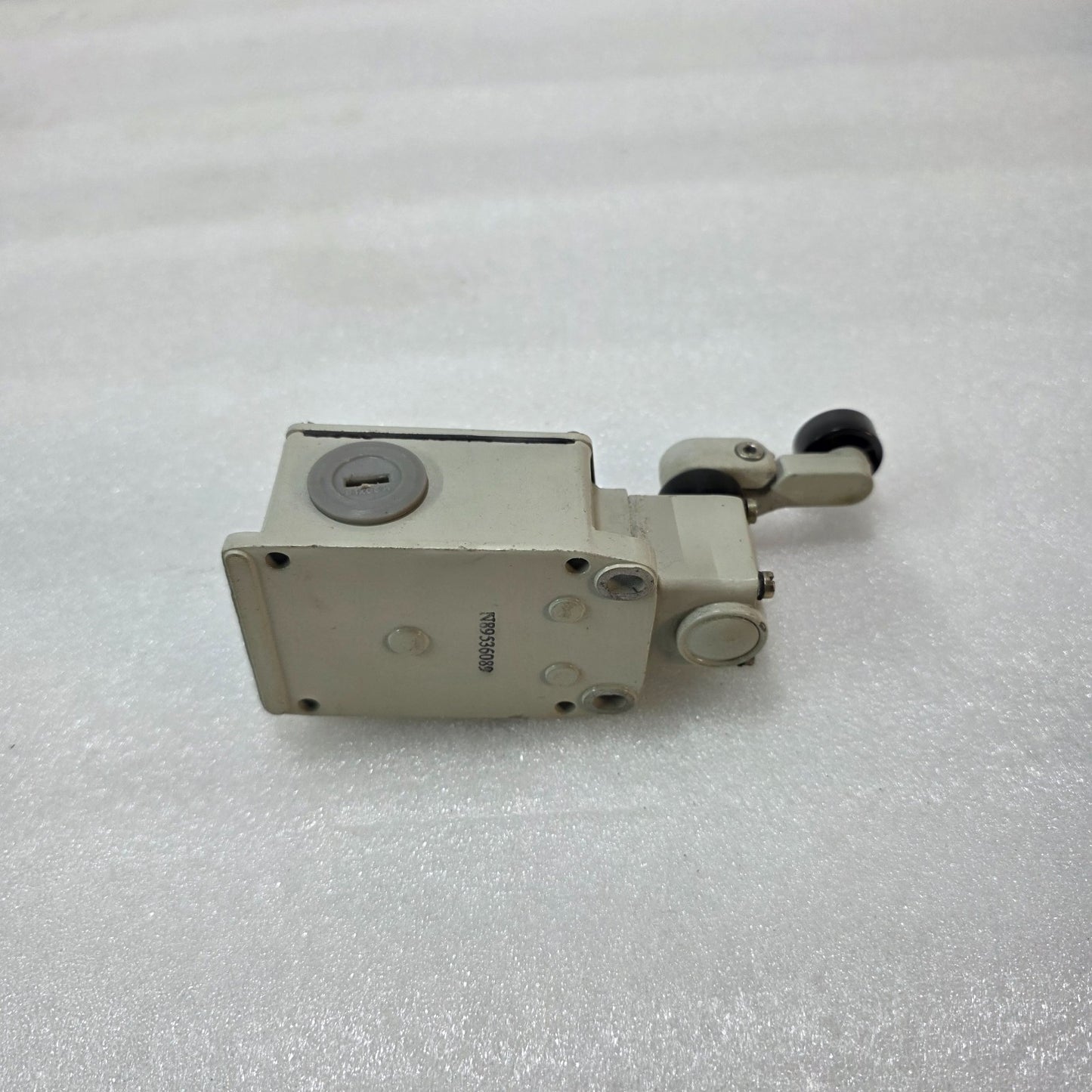 SIEMENS 3SE2 170-1 LIMIT SWITCH | 1NO + 1NC | 10A 500V INDUSTRIAL POSITION SWITC