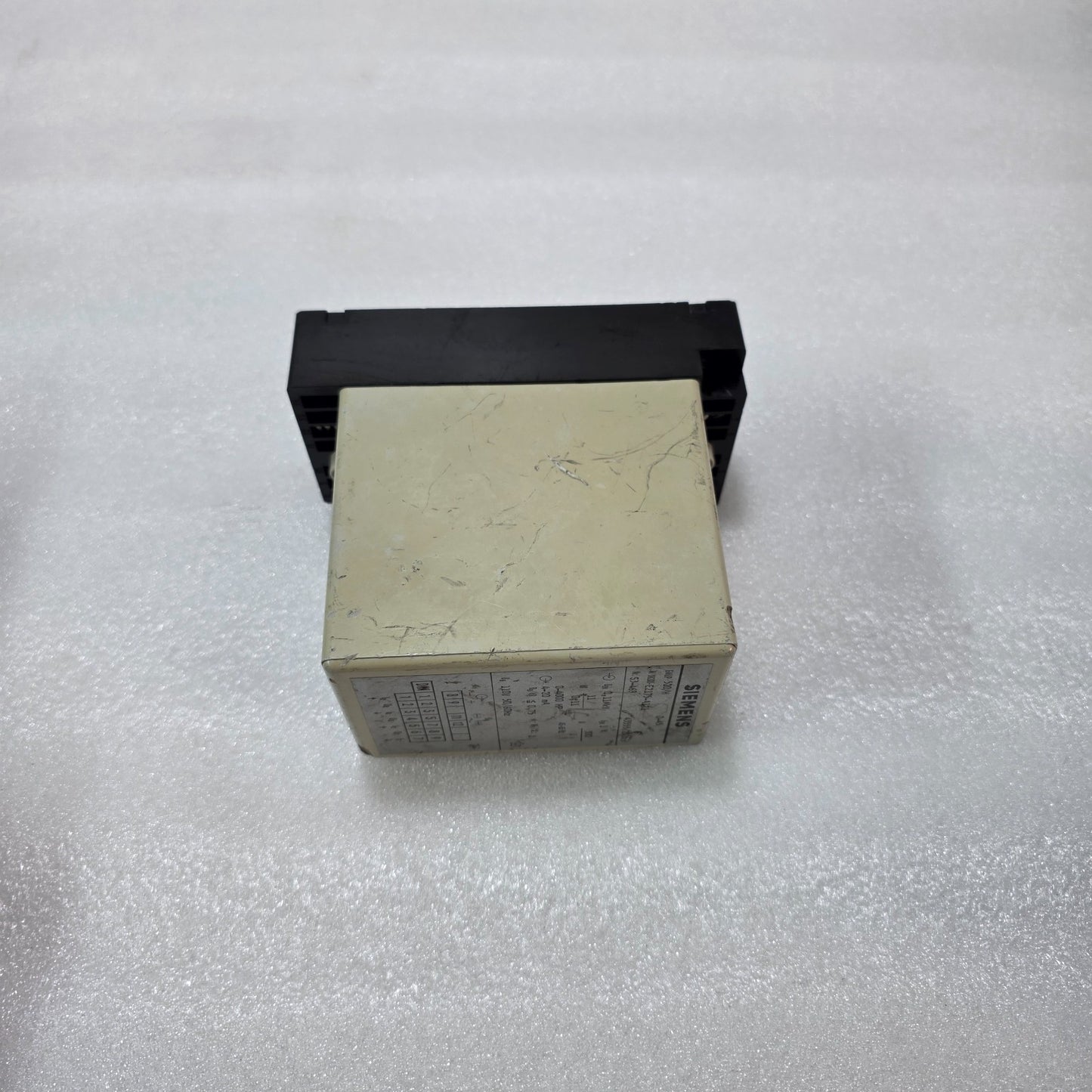 SIEMENS GMUP 520/H PROTECTION RELAY 11KV 300/1A CURRENT MONITORING RELAY 4–20MA