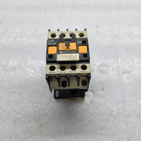 TELEMECANIQUE CA2 DN 22 CONTACTOR 220-240V