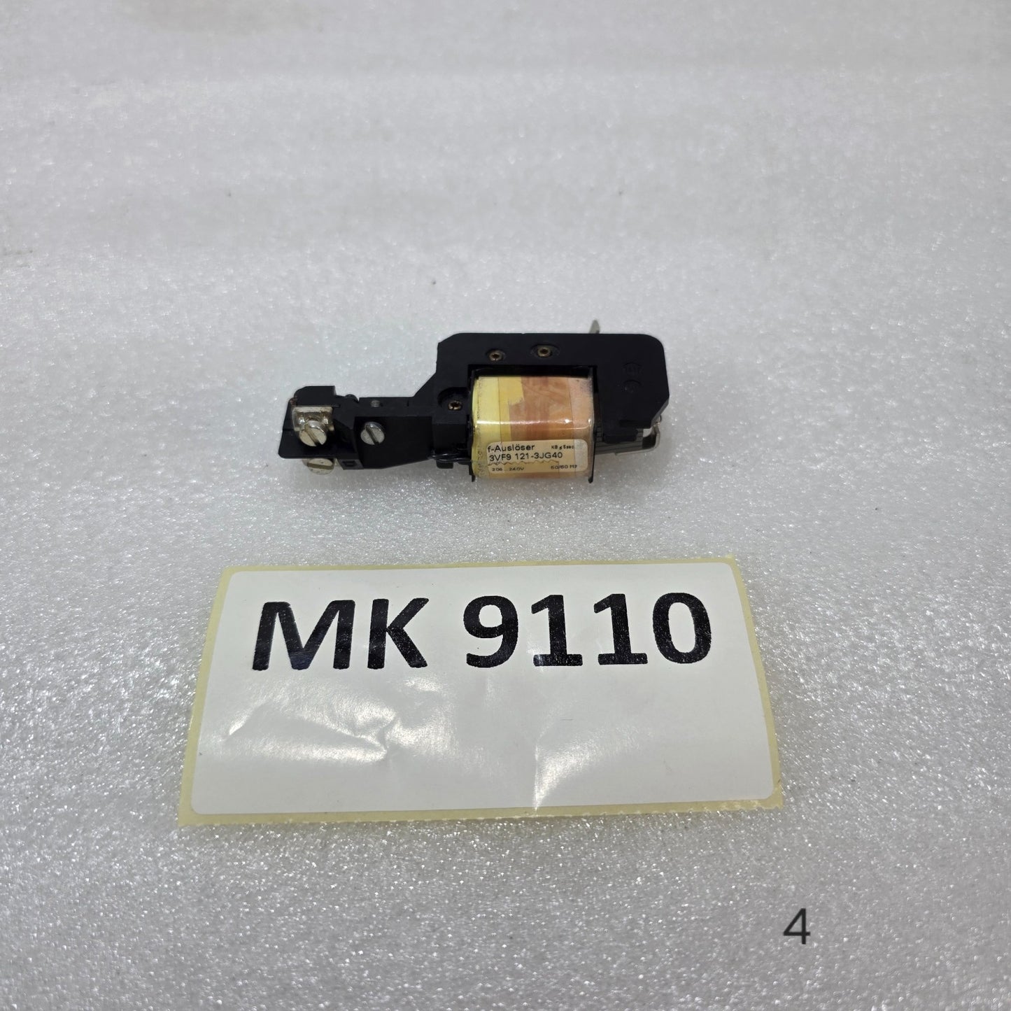 SIEMENS 3VF9 121-3JG40 UNDERVOLTAGE RELEASE 208–240V 50/60HZ FOR 3VF MCCB