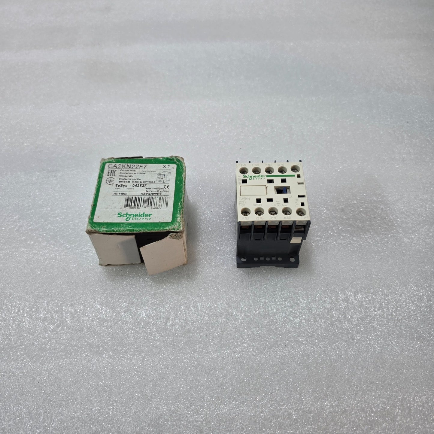 CA2KN22F7 TESYS CONTROL RELAY 4 POLE (2NO+2NC) 110V COIL