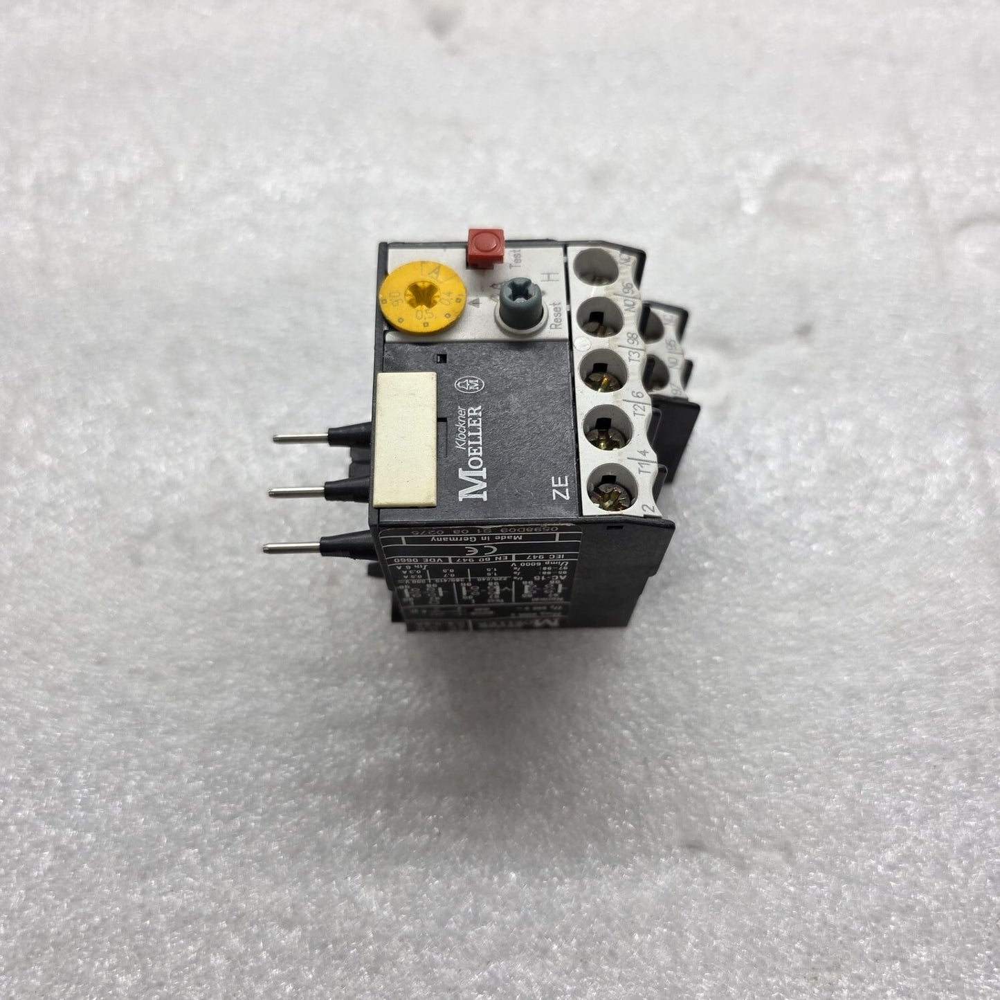 MOELLER ZE-0.6 THERMAL OVERLOAD RELAY 0.4-0.6A