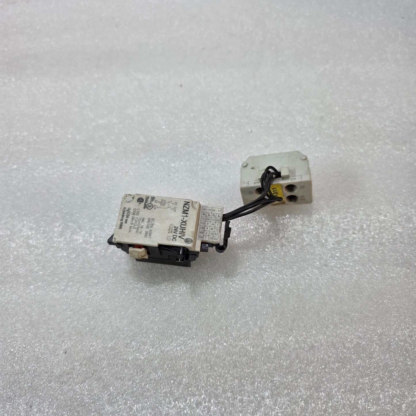 MOELLER NZM1-XUHIV 24V DC UNDERVOLTAGE RELEASE FOR NZM1 CIRCUIT BREAKER