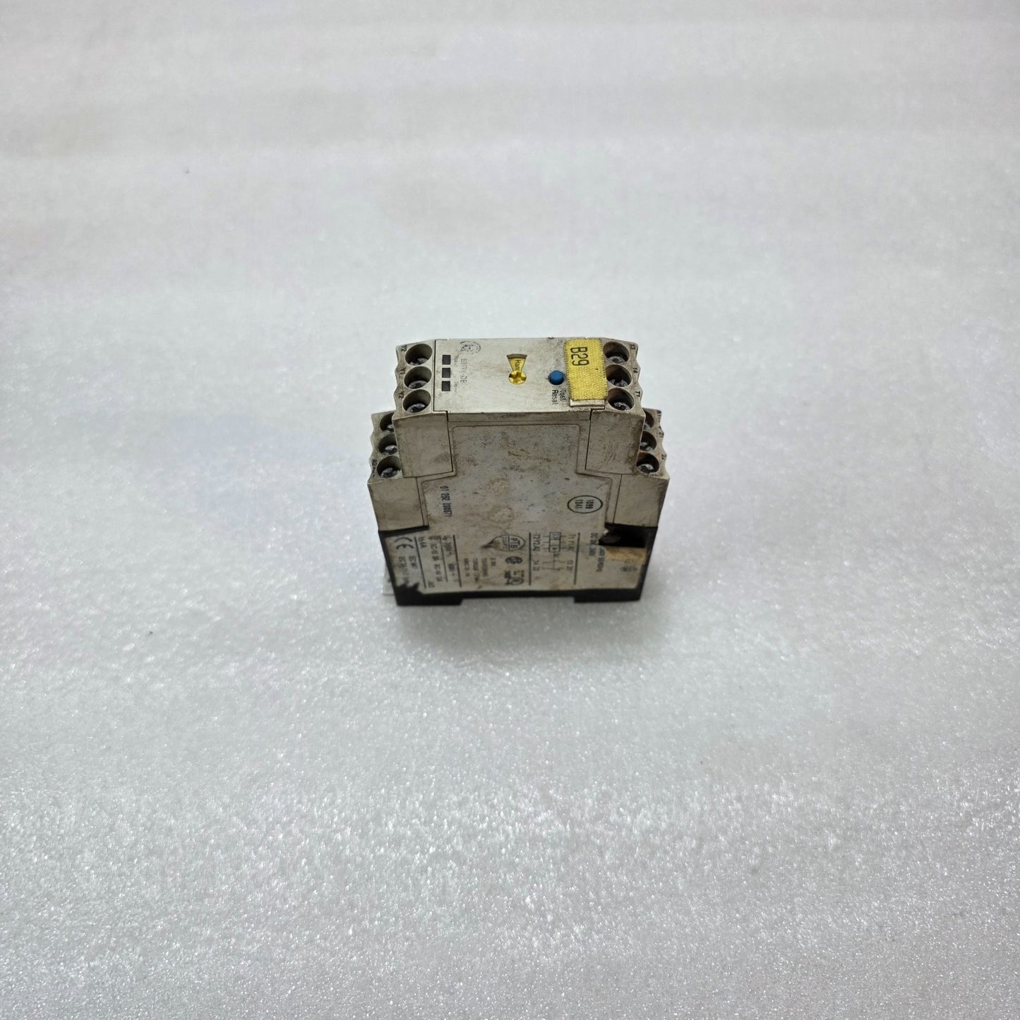 MOELLER EMT6-DB PTC THERMISTOR RELAY – 24–240V AC/DC MOTOR PROTECTION RELAY