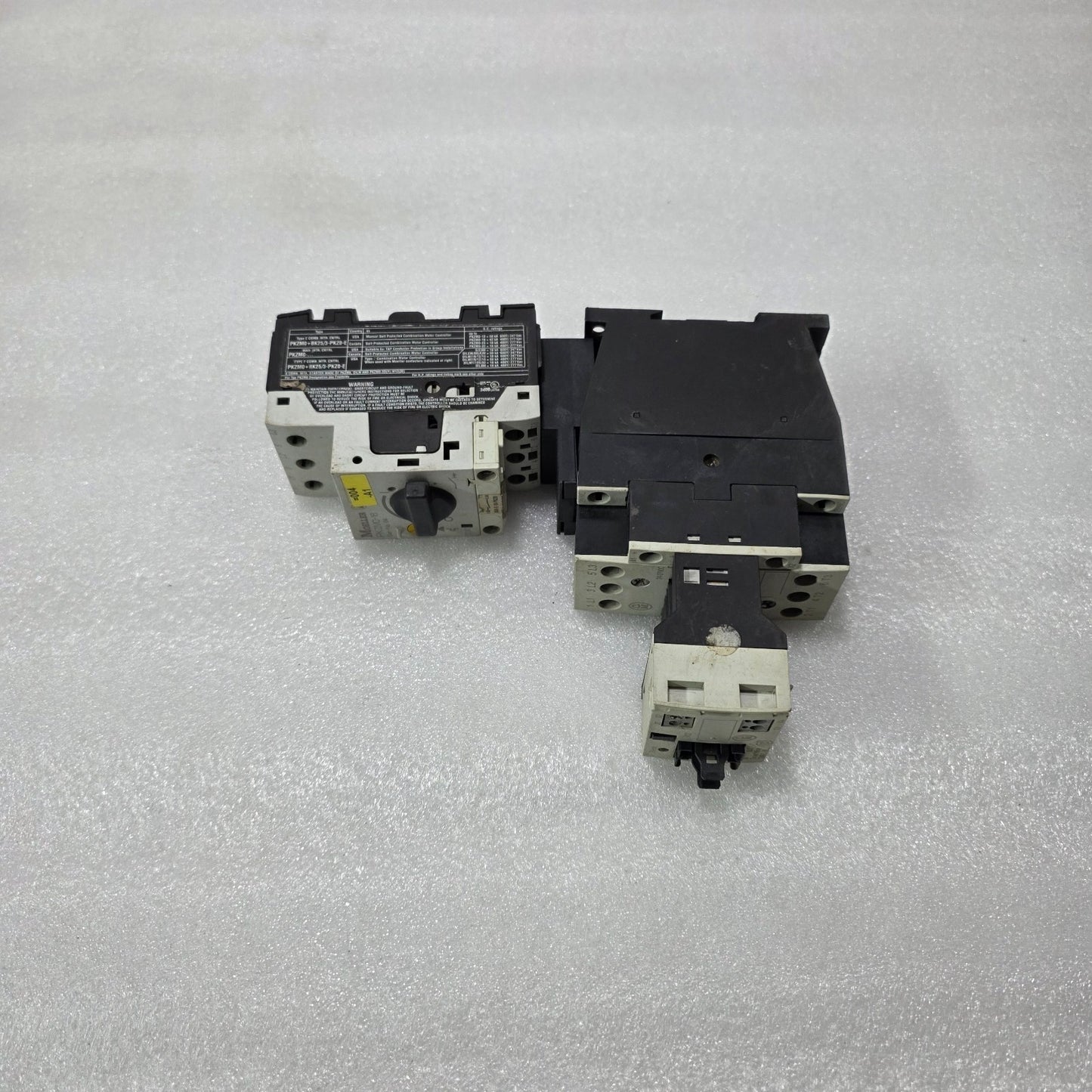MOELLER EATON PKZM0-16 MOTOR PROTECTION BREAKER + DILM17-01 CONTACTOR + SWRE-DIL