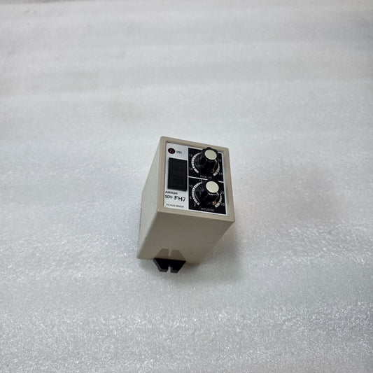 OMRON SDV-FH7 VOLTAGE SENSOR RELAY | OVER/UNDER VOLTAGE MONITORING
