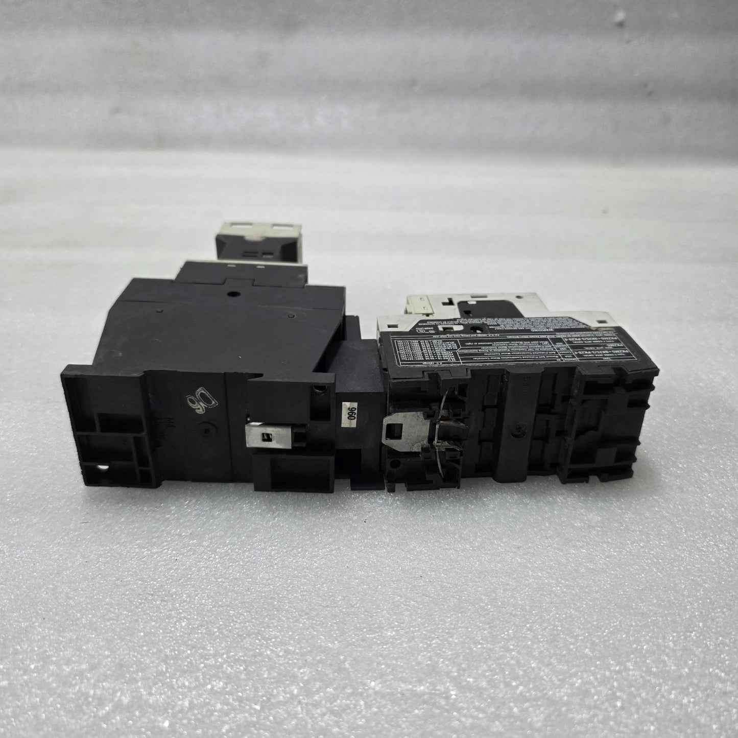 MOELLER EATON PKZM0-16 MOTOR PROTECTION BREAKER + DILM17-01 CONTACTOR + SWRE-DIL