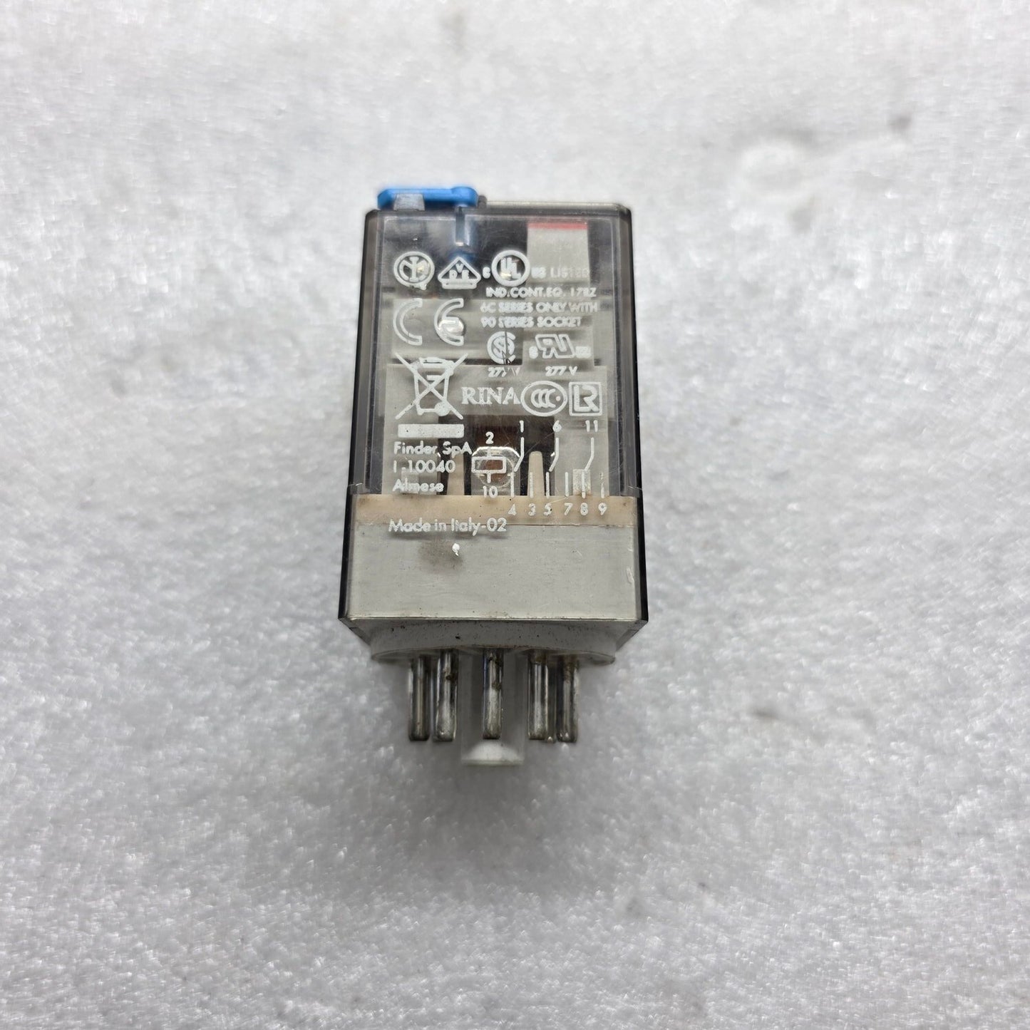 FINDER 60.13.9.024.0040 PLUG IN RELAY