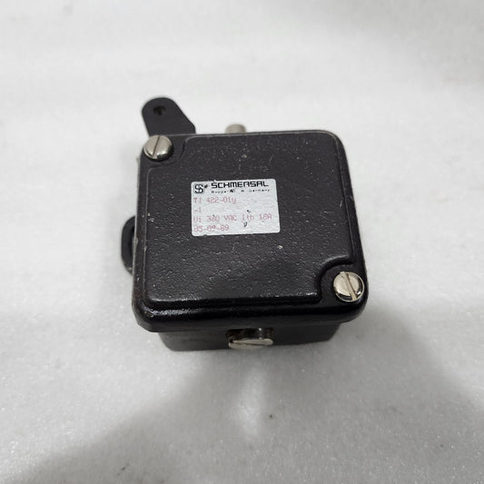 SCHMERSAL TJ 422-01Y OFF SET POSITION SWITCH 380VAC 16A
