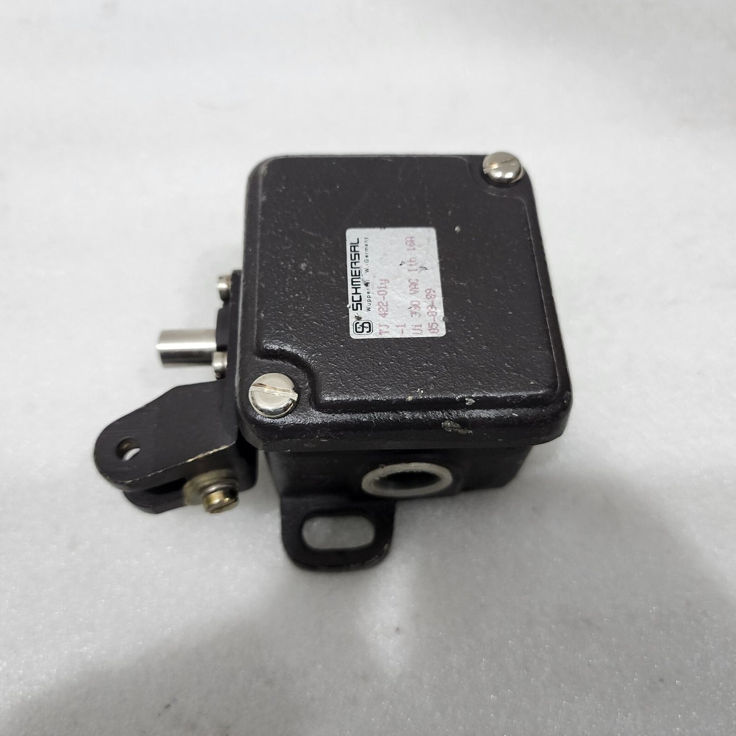 SCHMERSAL TJ 422-01Y OFF SET POSITION SWITCH 380VAC 16A