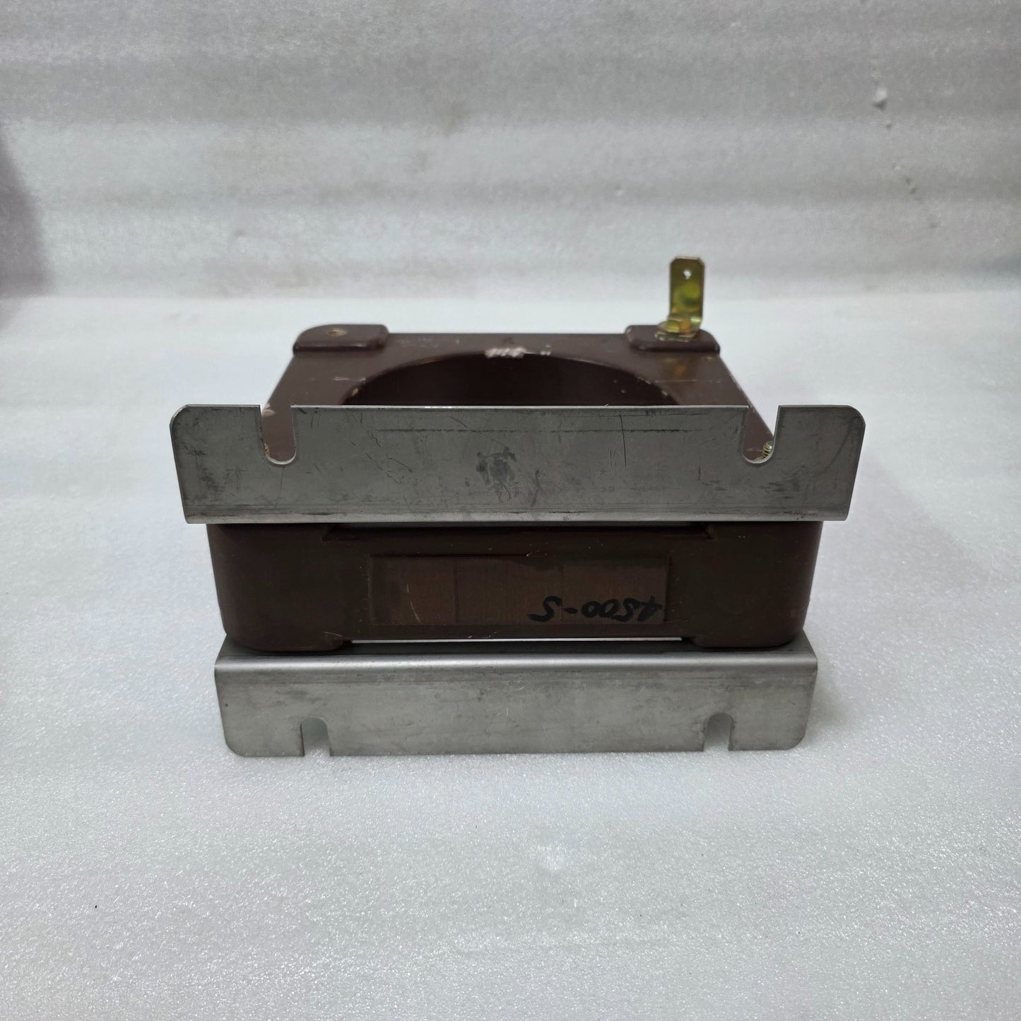 DENKI KEIKI EC160-40LS CURRENT TRANSFORMER 4500/5A – 40VA CLASS 1.0 INDUSTRIAL