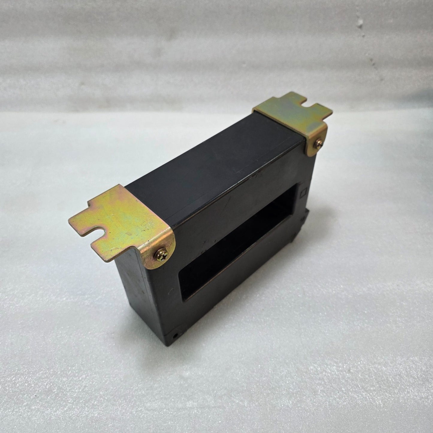 MITSUBISHI CW-40LM CURRENT TRANSFORMER 4000/5A – 40VA CLASS 1.0 INDUSTRIAL CT