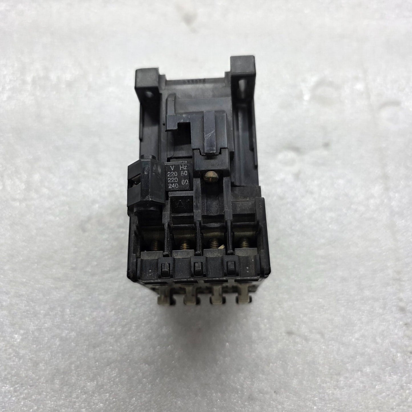 ABB K40E CONTACTOR 10A 220-240V