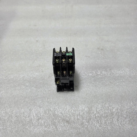 FUJI ELECTRIC SRC50-2U/X (4A2B) SAFETY RELAY MODULE COIL VOLTAGE 100-110V