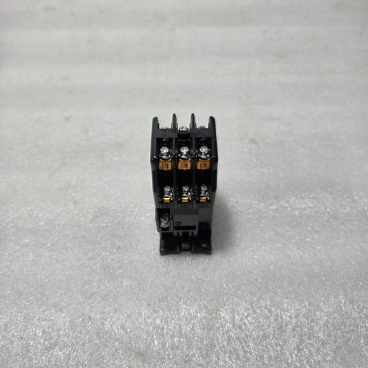 FUJI ELECTRIC SRC50-2U/X (3A3B) SAFETY RELAY MODULE 380-440V