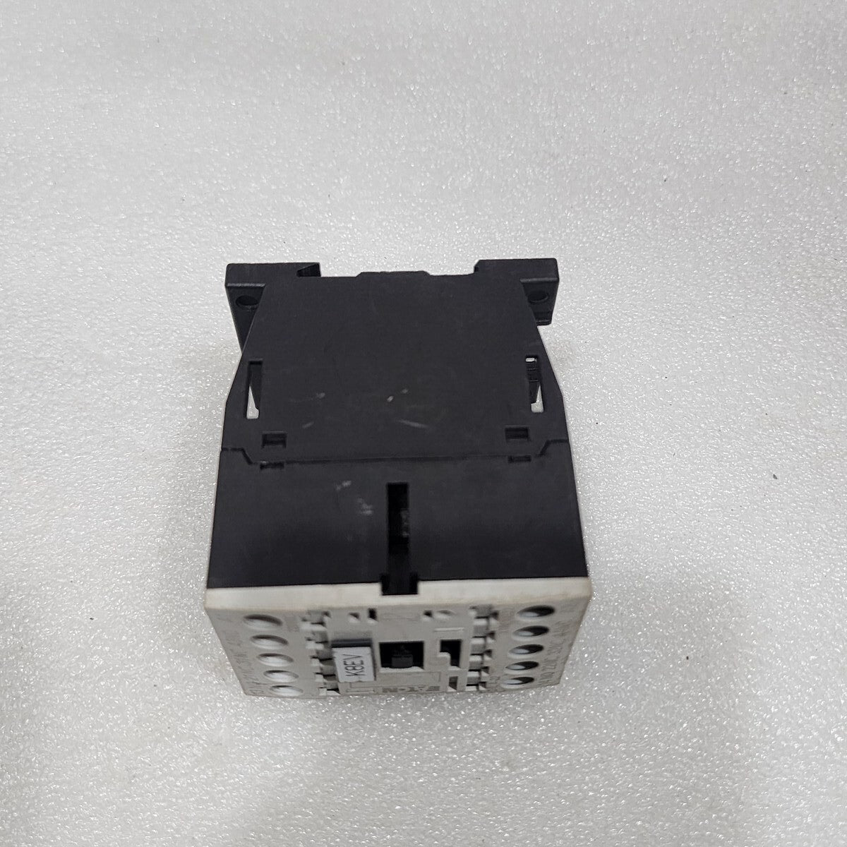 EATON DIL A-22 MAGNETIC CONTACTOR XTRE10B22 220VDC