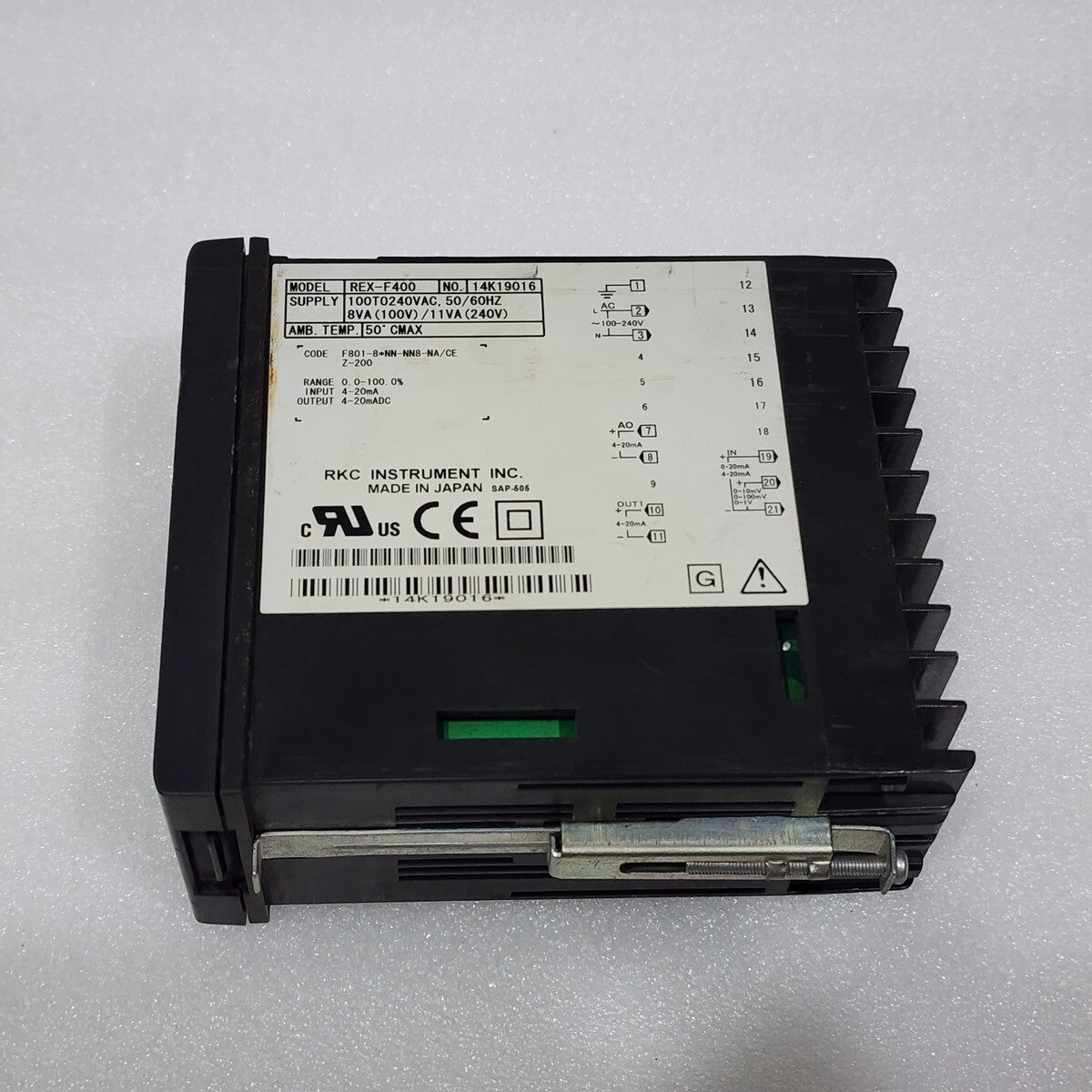 RKC INSTRUMENT INC REX-F400 TEMPERATURE CONTROLLER 14K19016 100-240VAC