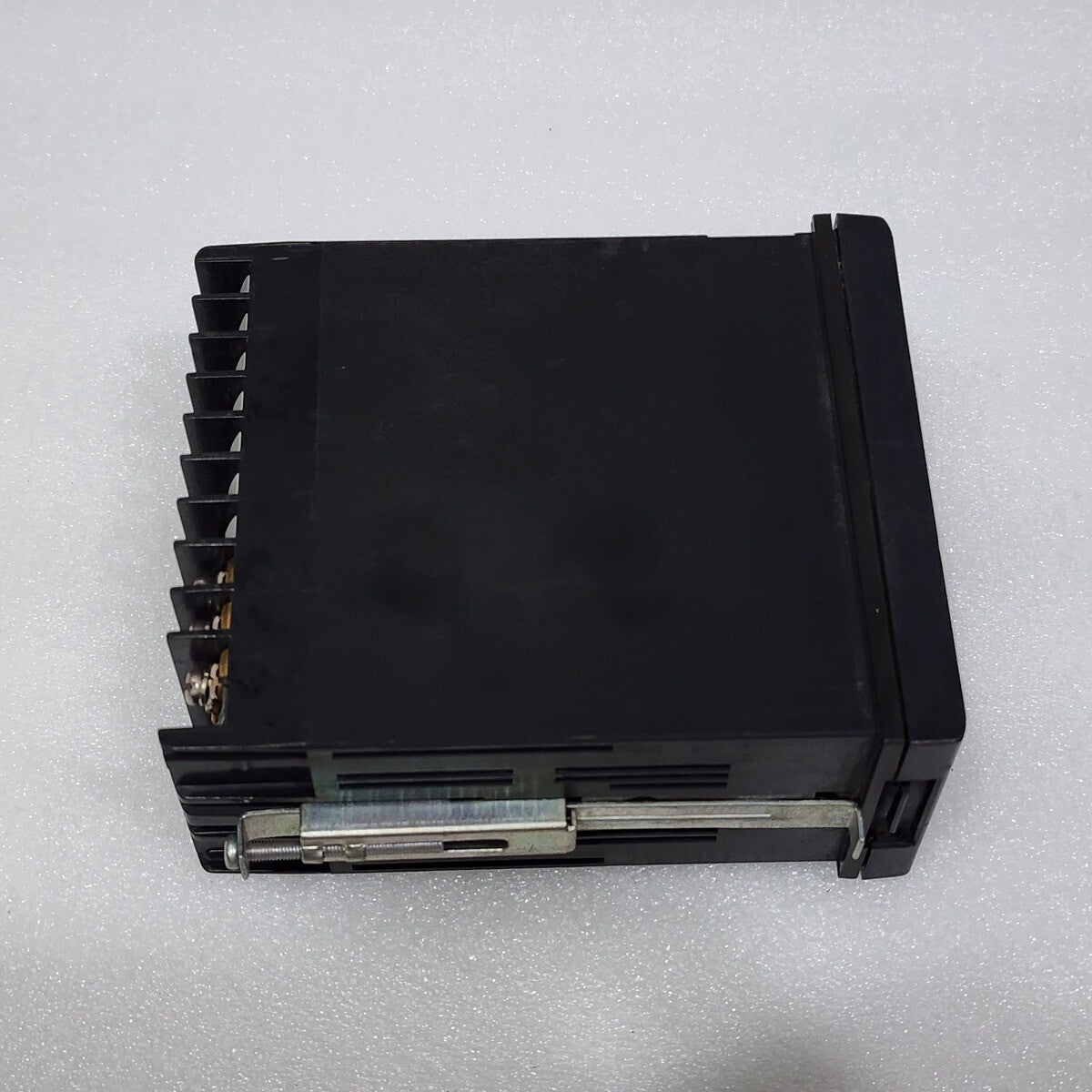 RKC INSTRUMENT INC REX-F400 TEMPERATURE CONTROLLER 14K19016 100-240VAC