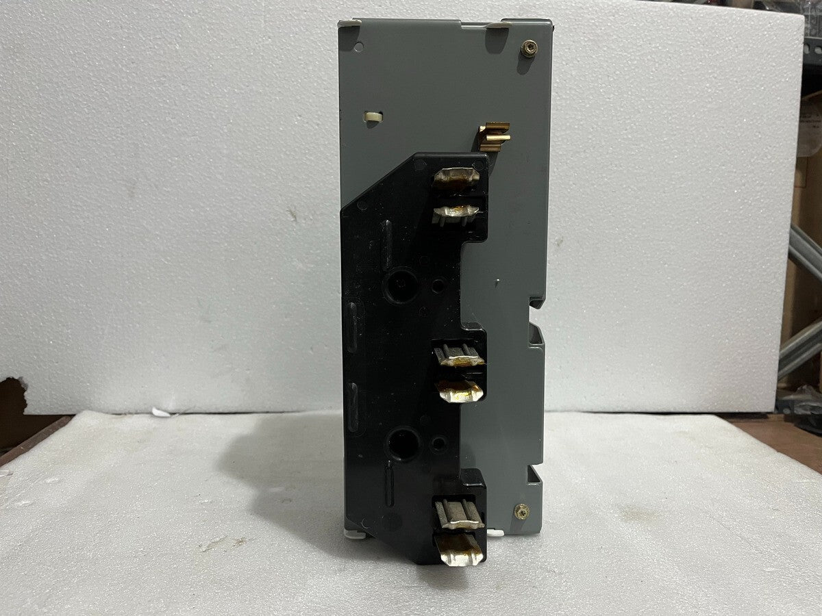 ALLEN BRADLEY CAT 2193FZ-AKC-32CM X CIRCUIT BREAKER FEEDER BUCKET  HFD65K 15A