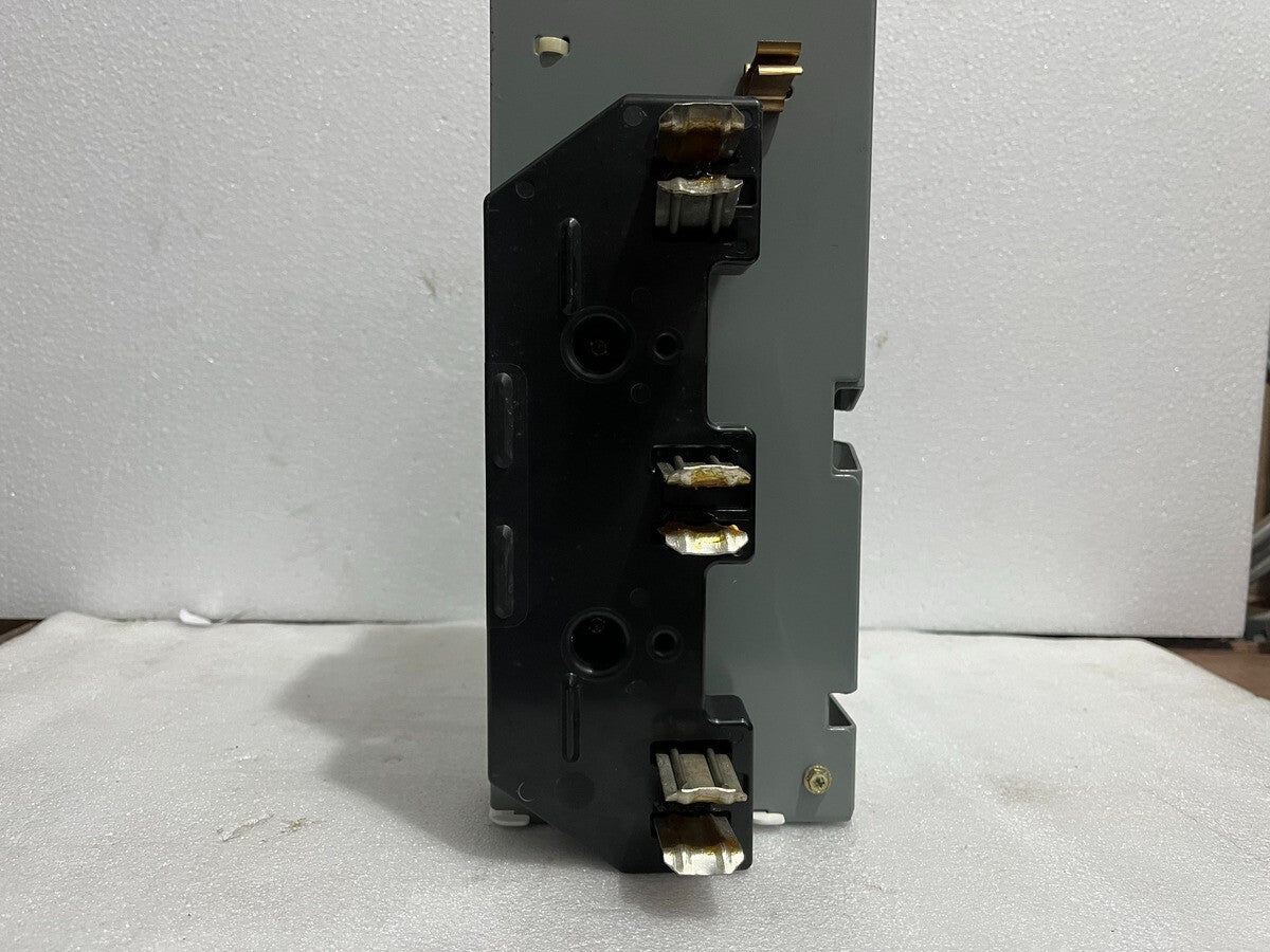 ALLEN BRADLEY CAT 2193FZ-AKC-32CM X CIRCUIT BREAKER FEEDER BUCKET  HFD65K 15A