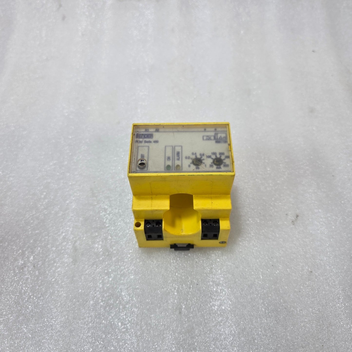 BENDER RCM SERIE 460 RCM465Y-13 RESIDUAL CURRENT MONITOR B94012033 90-132V