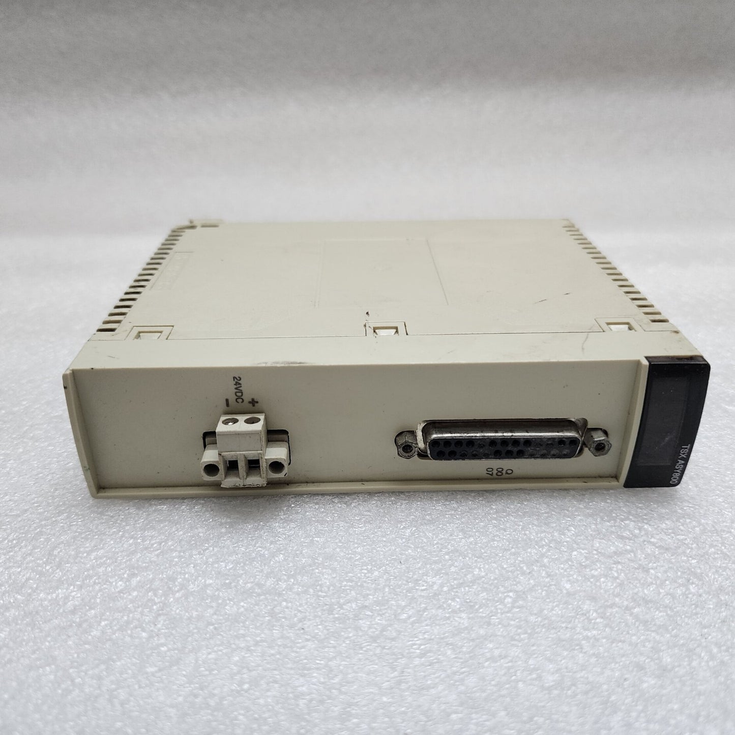 TSXASY800 8Q ANA.HL.NON ANALOG OUTPUT MODULE