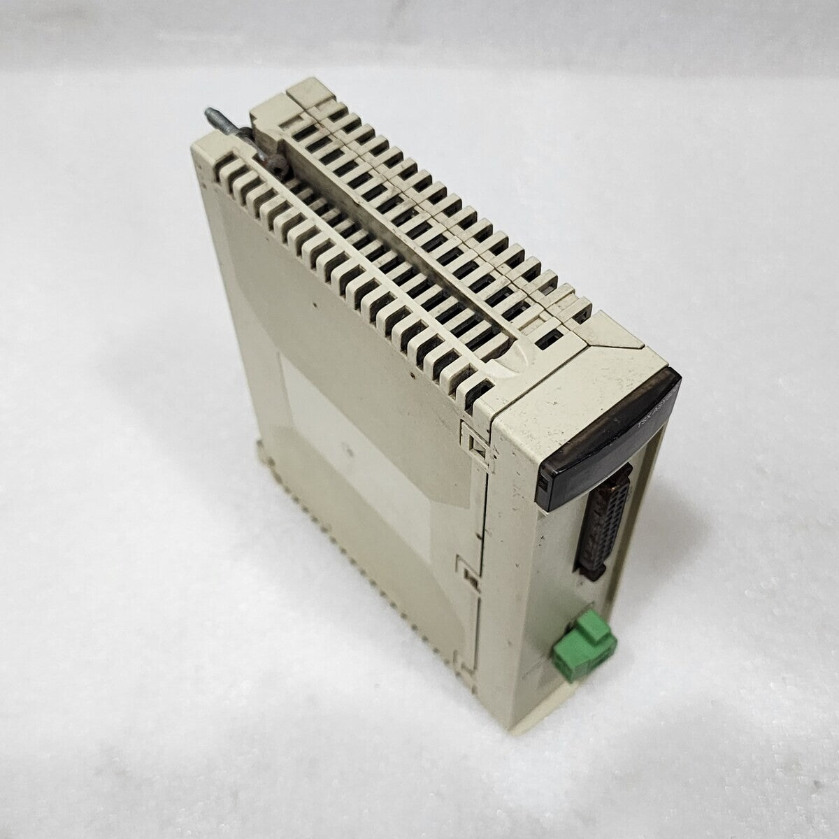 TSXASY800 8Q ANA.HL.NON ANALOG OUTPUT MODULE