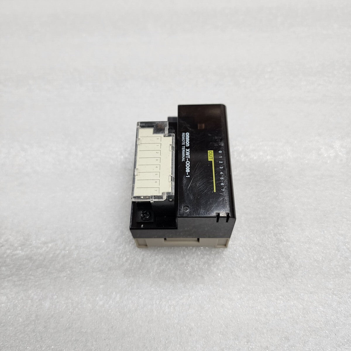 OMRON XWT-OD08-1 REMOTE TERMINAL 24VDC