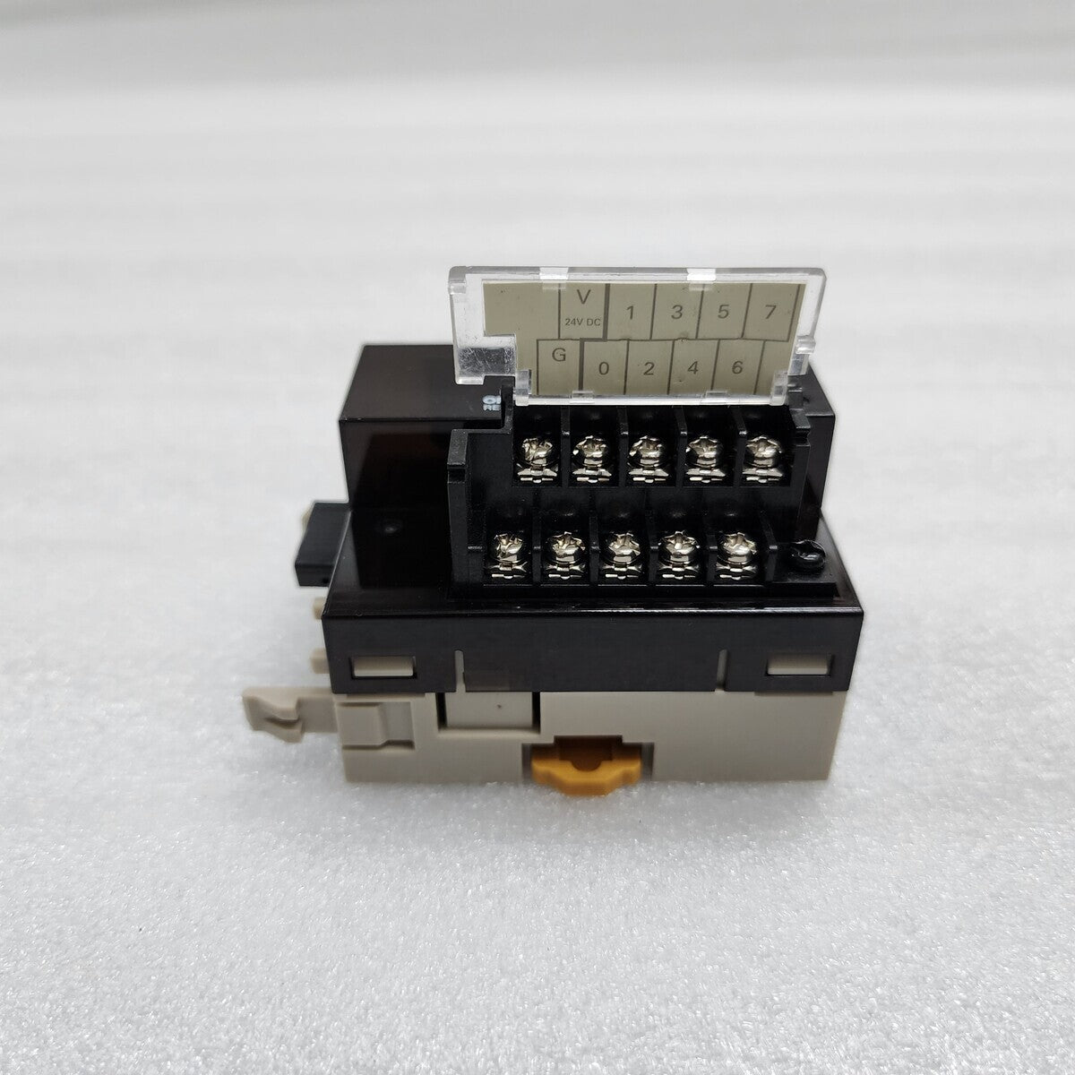 OMRON XWT-OD08-1 REMOTE TERMINAL 24VDC