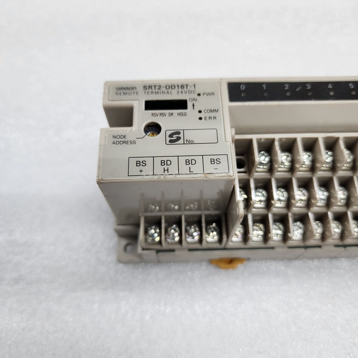 OMRON SRT2-OD16T-1 REMOTE TERMINAL 24VDC