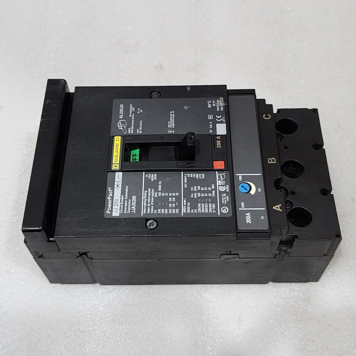 SQUARE D JJA36200 CIRCUIT BREAKER 200A JJ250 WITHOUT JAWS & PROTECTOR