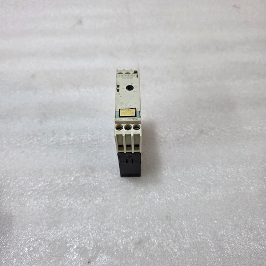 SIEMENS SIRIUS 3RP1513-1AP30 TIME RELAY ON-DELAY