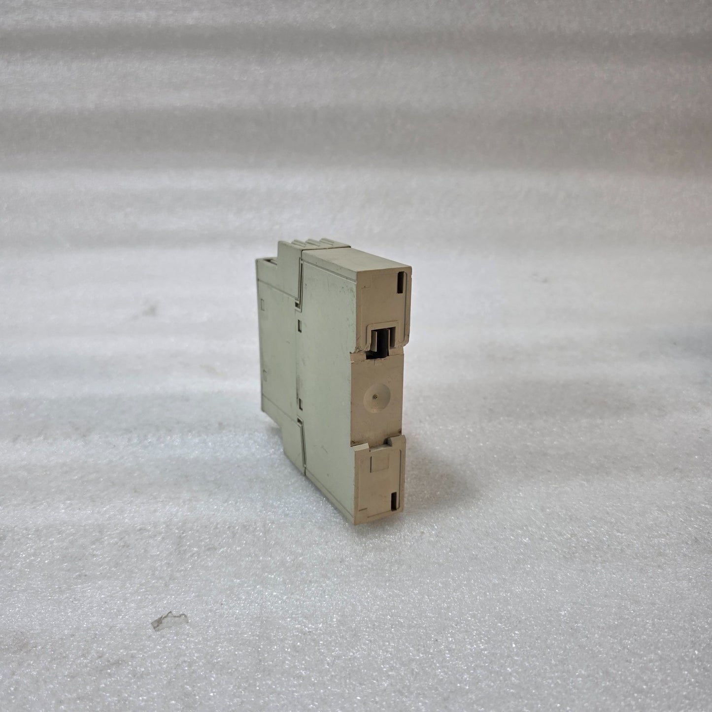 TELEMECANIQUE LT3SA00MW MOTOR THERMISTOR PROTECTION RELAY 24-230V AC/DC