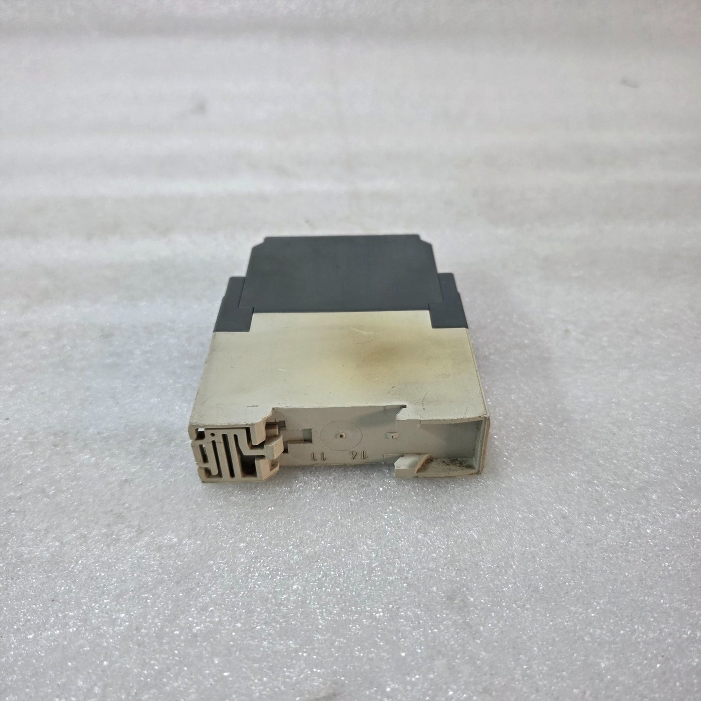 ABB CT-ERS.22 ON-DELAY TIME RELAY 1SVR630100R3300