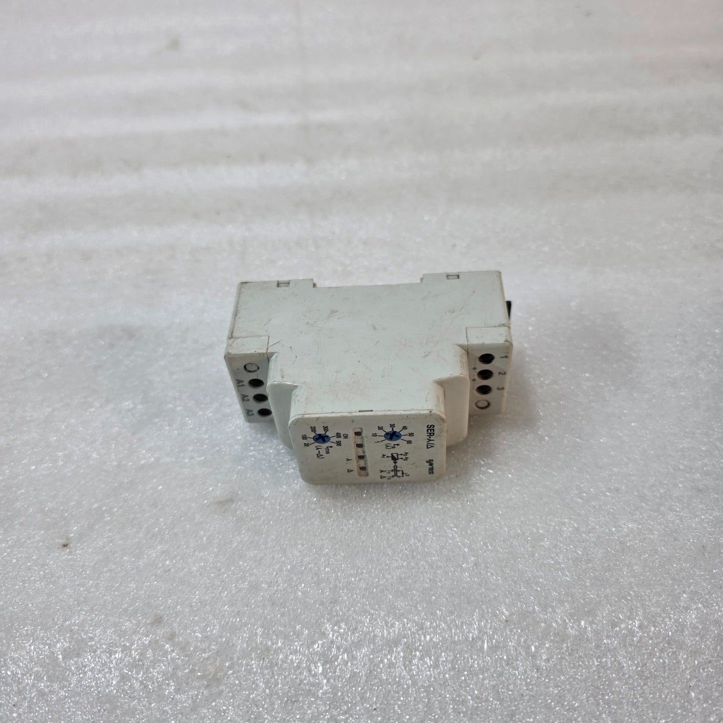 ENTES SER-Y/Δ Y2722 REV.1 STAR-DELTA TIMER RELAY 220–230VAC / 24VAC-DC, 2NO, 5A