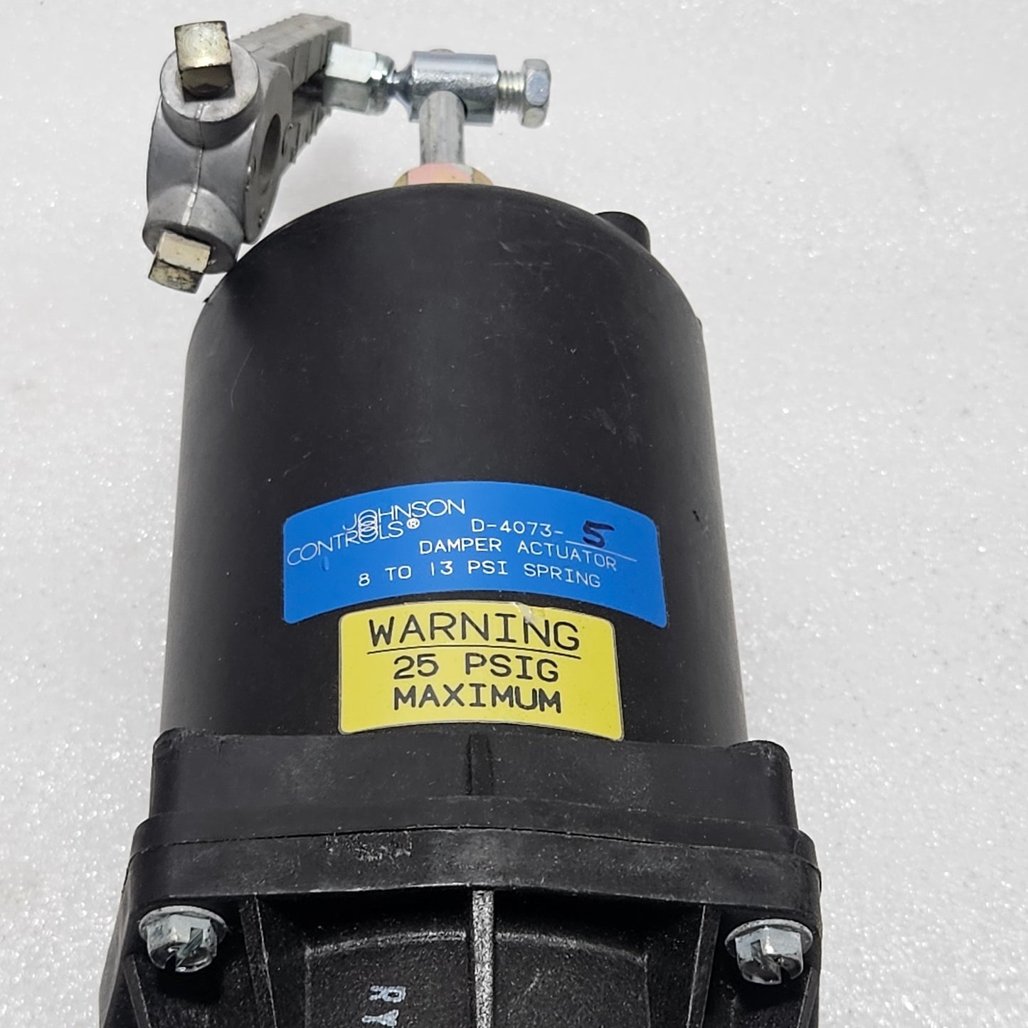 JOHNSON CONTROLS D-4073-5 PNEUMATIC DAMPER ACTUATOR, 8–13 PSI SPRING RANGE, 25 P