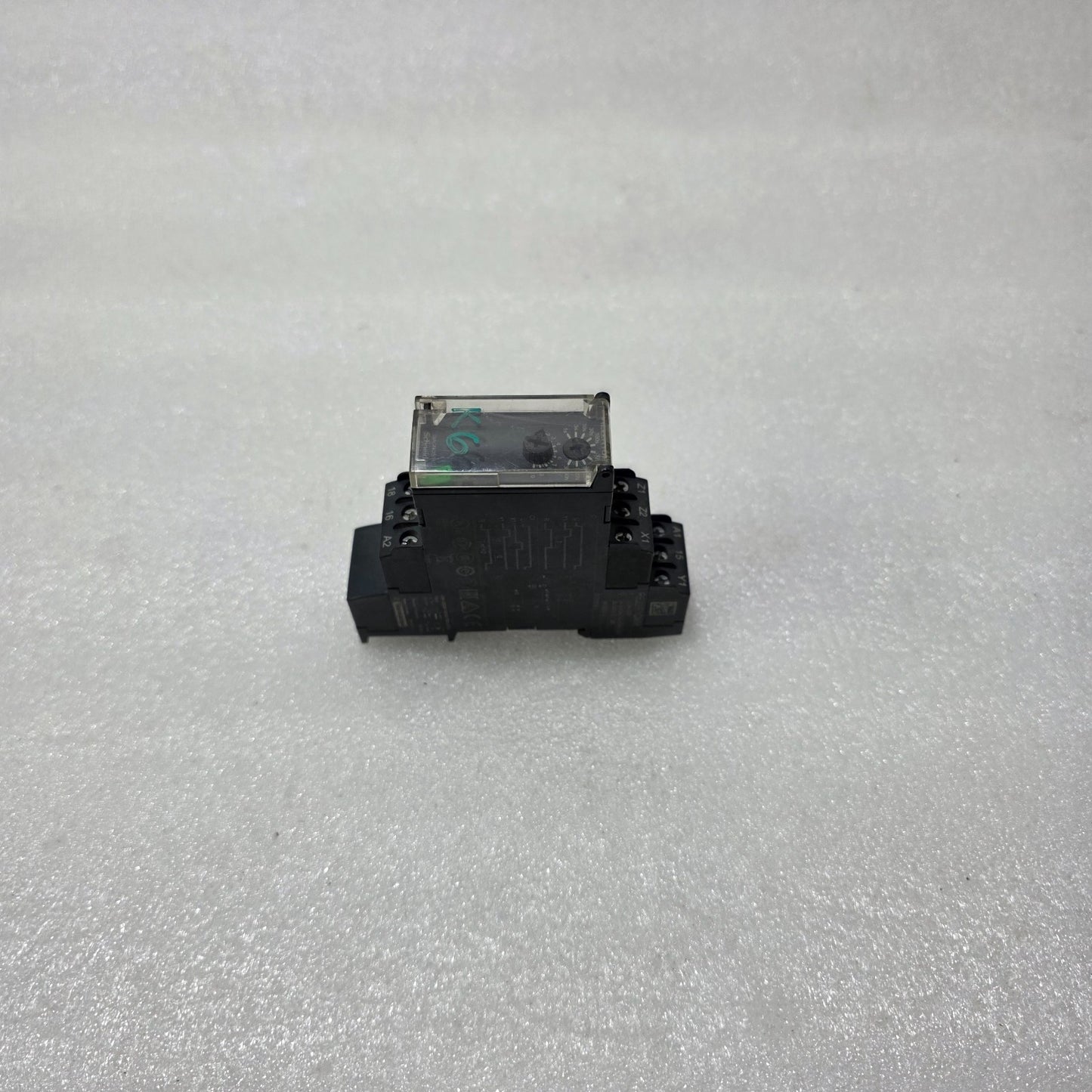 TELEMECANIQUE RE22R1CMR MULTIFUNCTION TIME RELAY, 0.05S–300H, 24–240V AC/DC, 8A