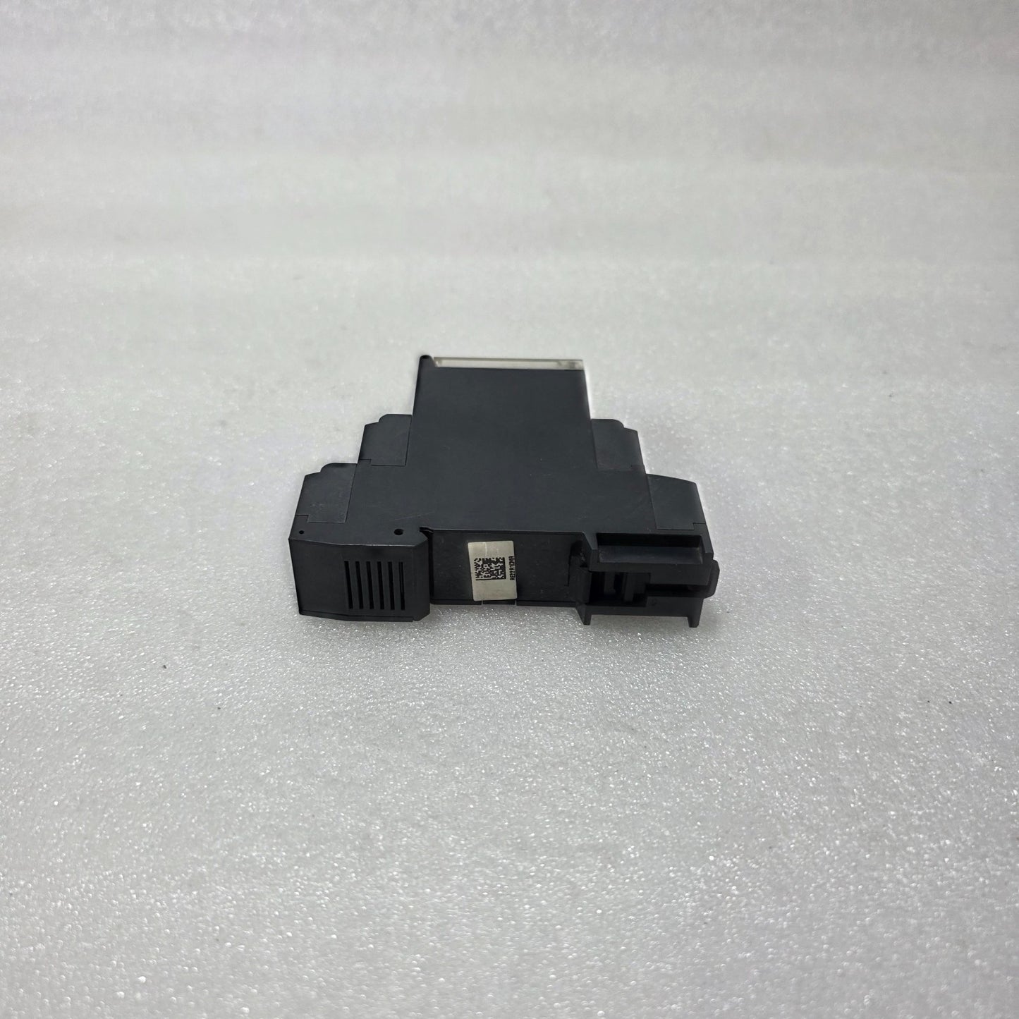 TELEMECANIQUE RE22R1CMR MULTIFUNCTION TIME RELAY, 0.05S–300H, 24–240V AC/DC, 8A