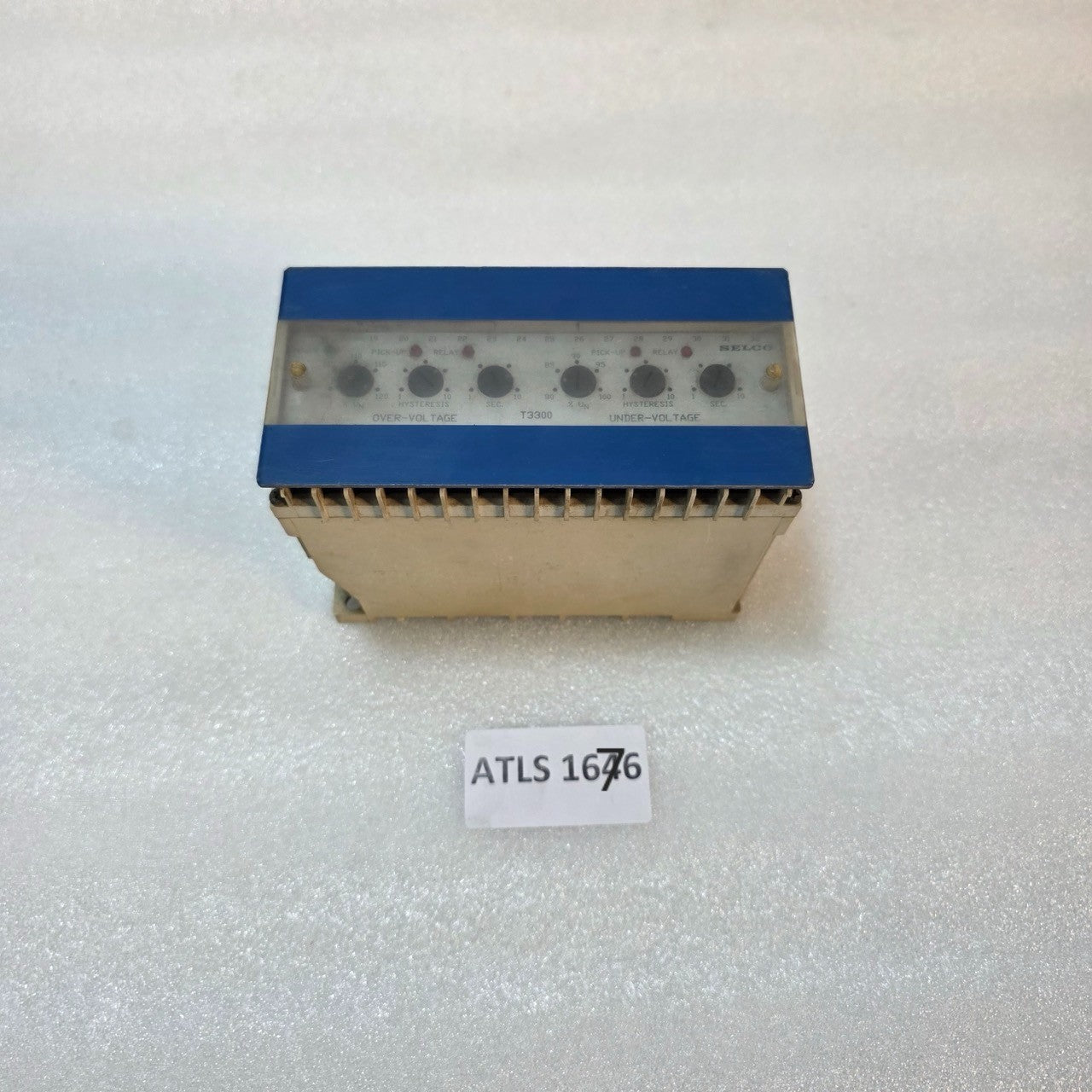 SELCO T3300-00 3-PHASE VOLTAGE RELAY, 220–240V AC SUPPLY BODY BROKEN - WORKING