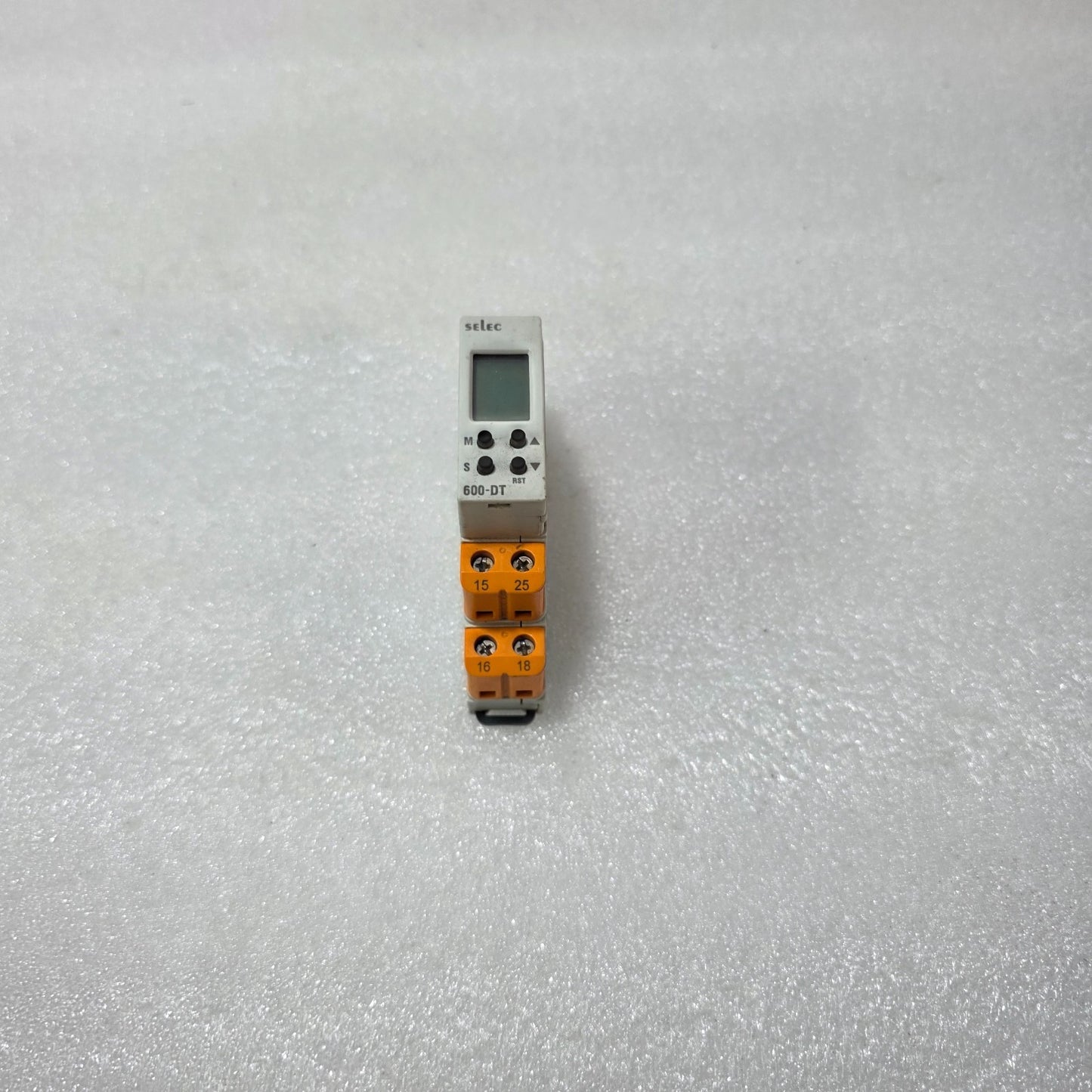 SELEC 600DT-CU MULTIFUNCTION TIMER RELAY, 0.1S–999H, 20–240V AC/DC, 8A