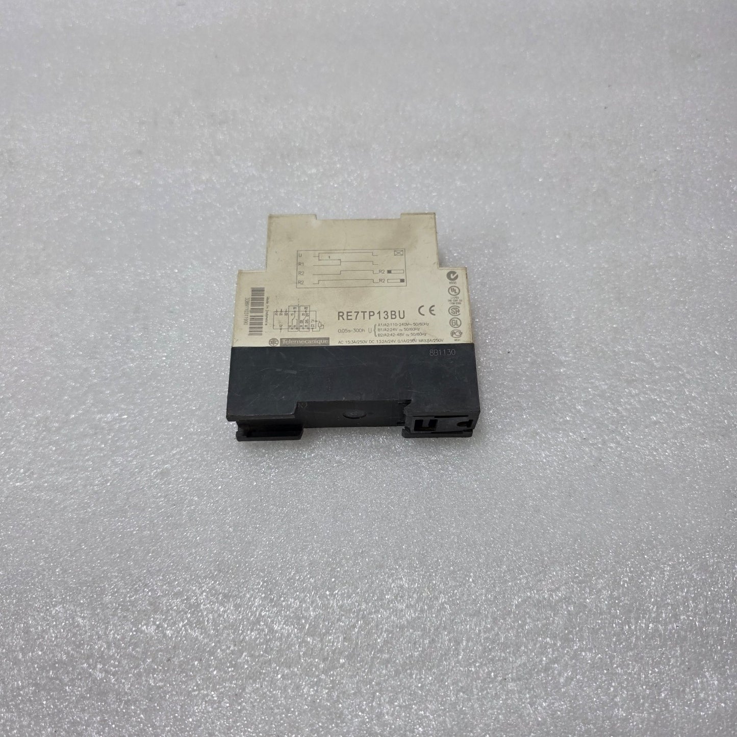 RE7TP13BU ZELIO TIME MULTIFUNCTION TIMER RELAY, 0.05S–300H, 24–240V AC/DC