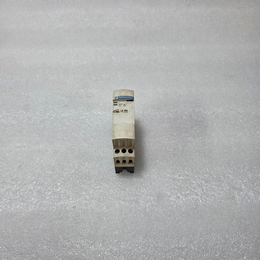 RE7TL11BU ZELIO TIME DELAY RELAY, 0.05S–300H, 24–240V AC/DC