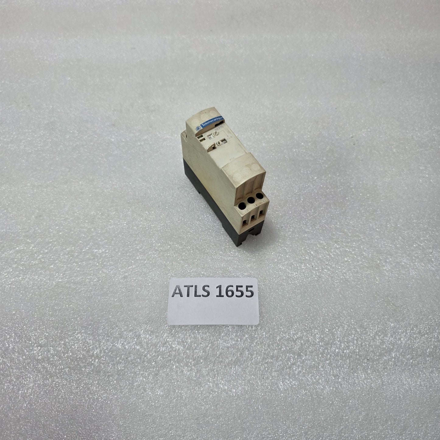 RE7TL11BU ZELIO TIME DELAY RELAY, 0.05S–300H, 24–240V AC/DC