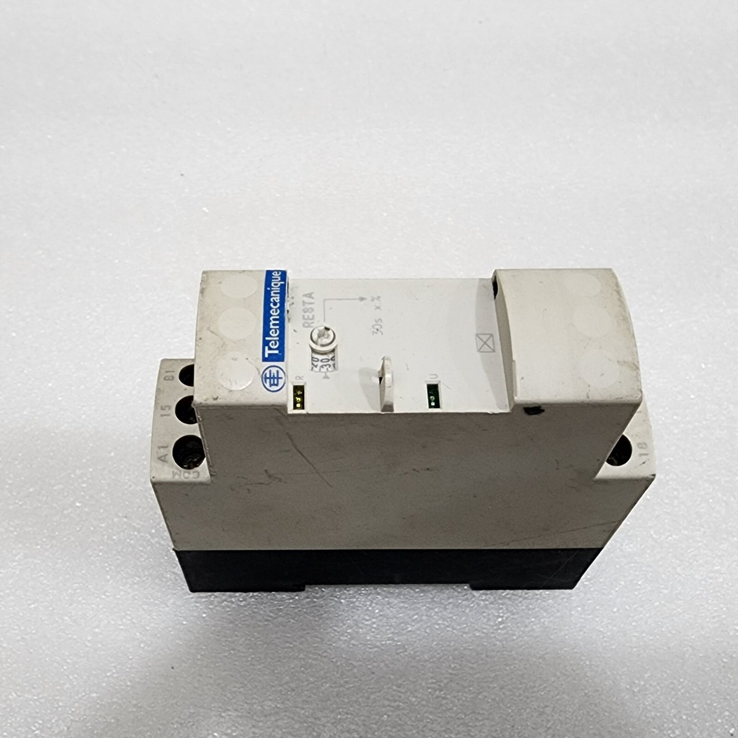 RE8TA31BU TIMING RELAY 110-240VAC/24VAC-DC 0.3S-30S
